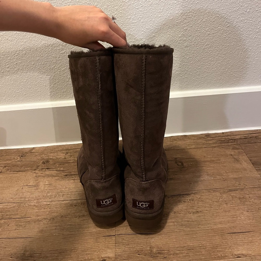 **SOLD** Brown tall uggs